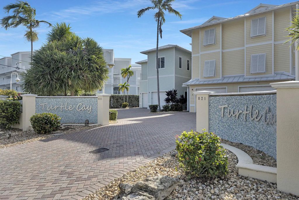 821 W Ocean Drive 3, Key Colony