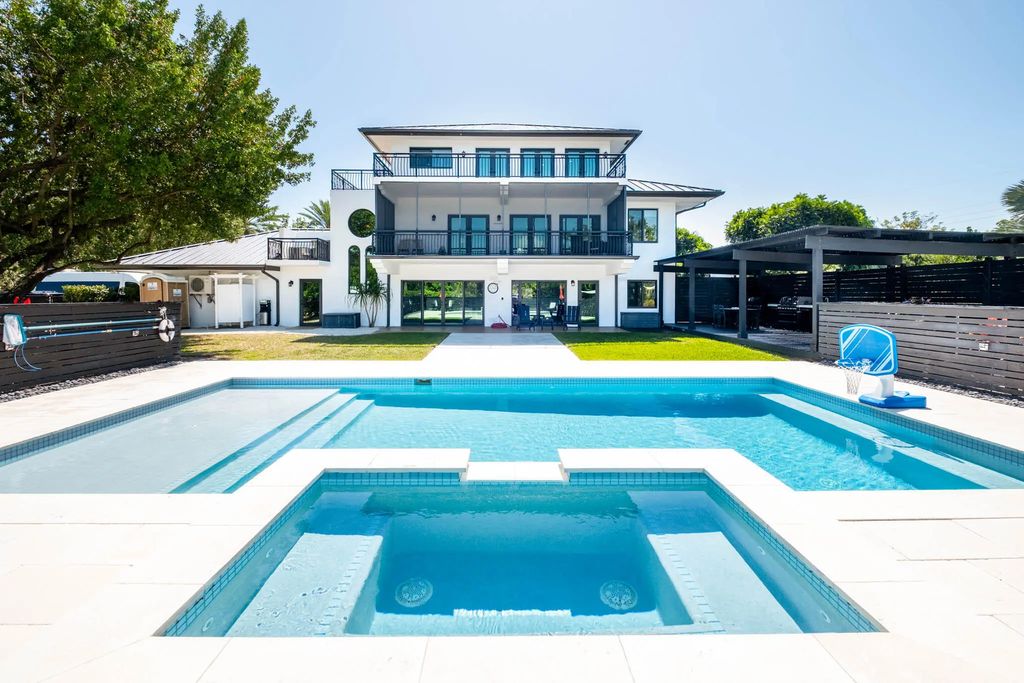 55 Ocean Front Drive, Key Largo