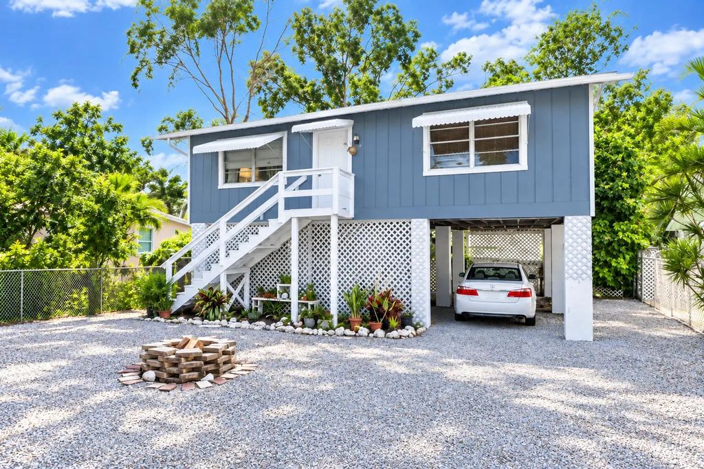 322 Mahogany Drive, Key Largo