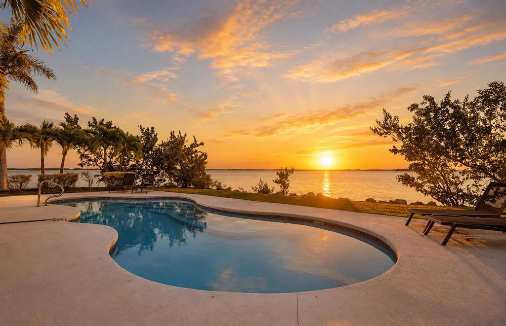 17387 E Dolphin Street, Sugarloaf Key