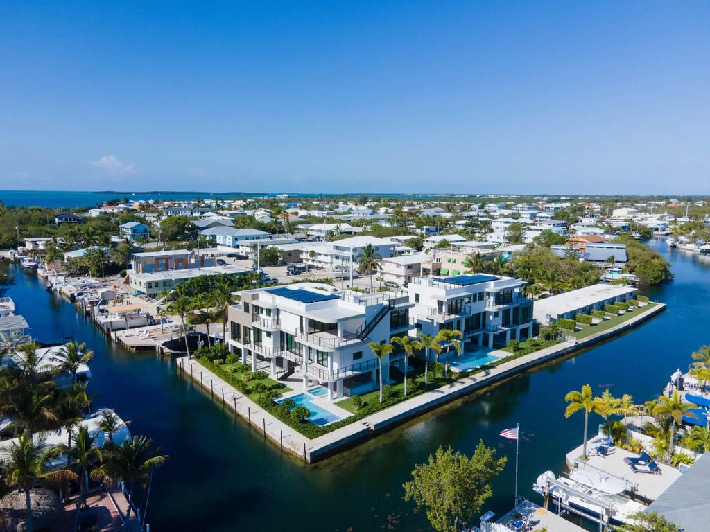 301 Buttonwood Circle B, Key Largo