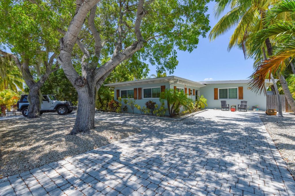 1136 W Shore Drive, Big Pine Key