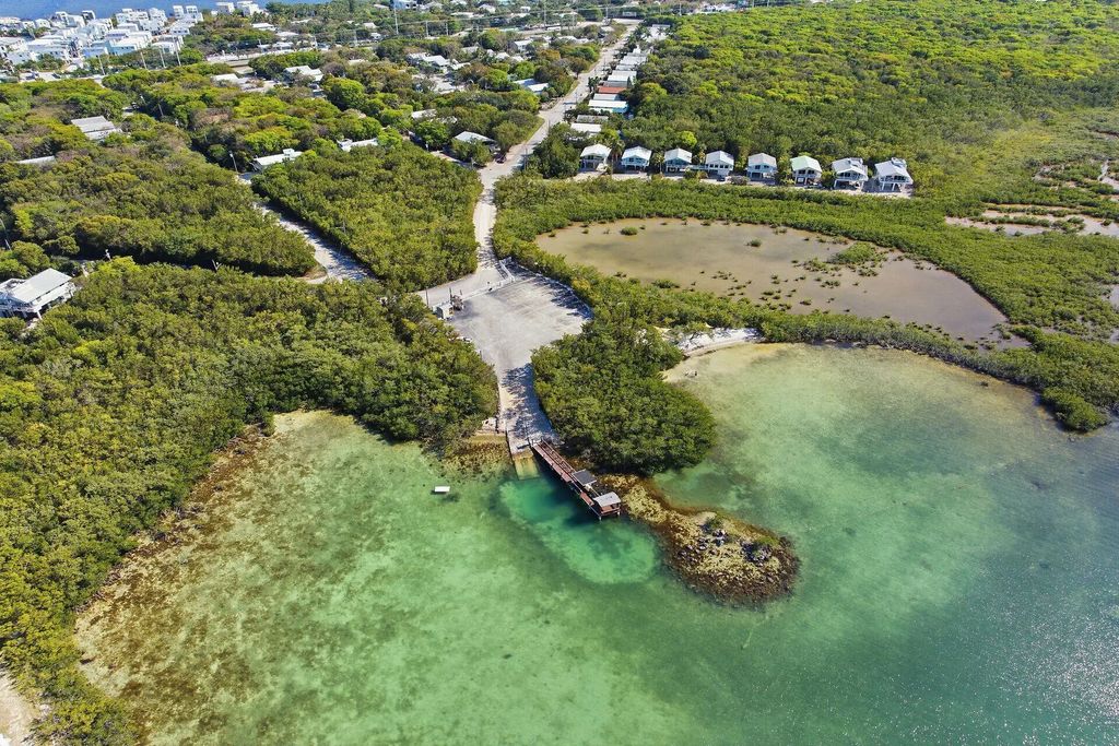 323 Bay View Avenue, Key Largo