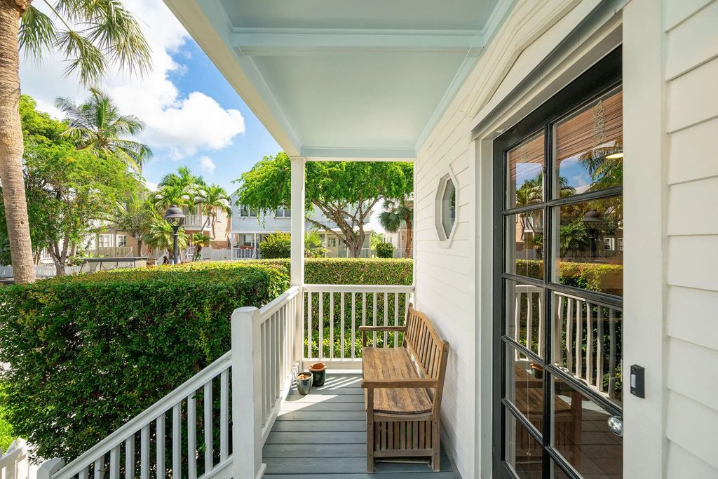 1 Spoonbill Way, Key West