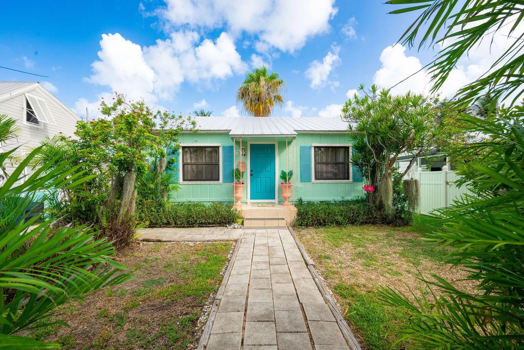 2005 Fogarty Avenue, Key West