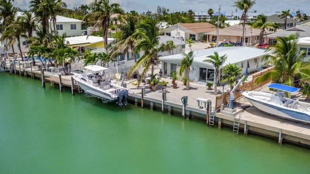 341 3rd Street, Key Colony
