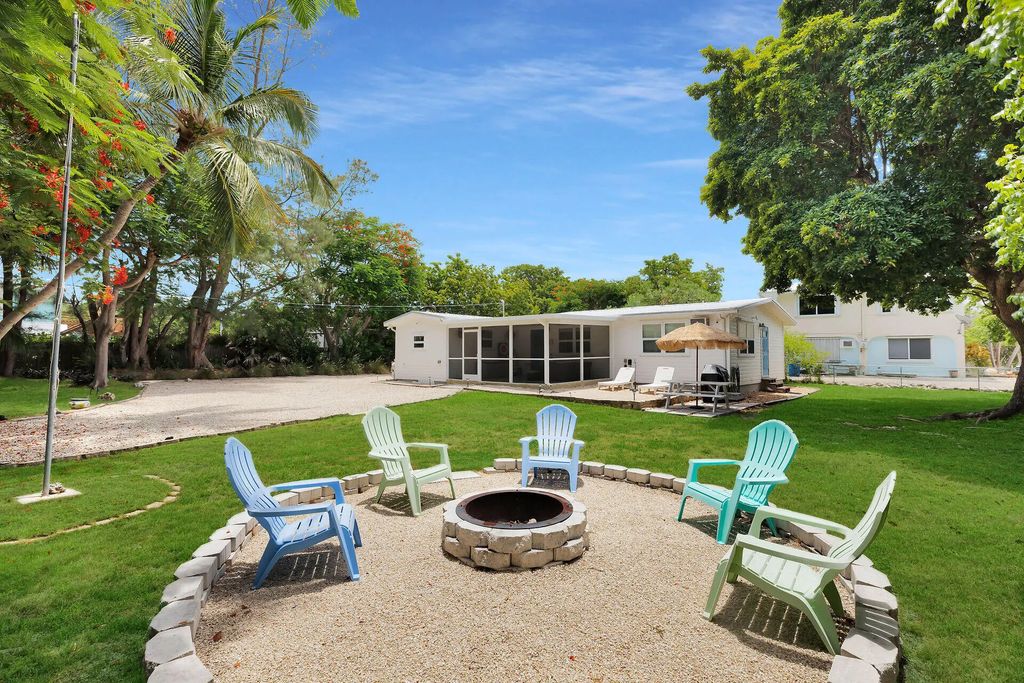 58110 Ferreire Street, Marathon