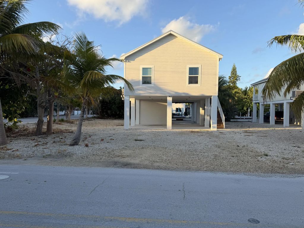 27452 Anguila Lane, Ramrod Key