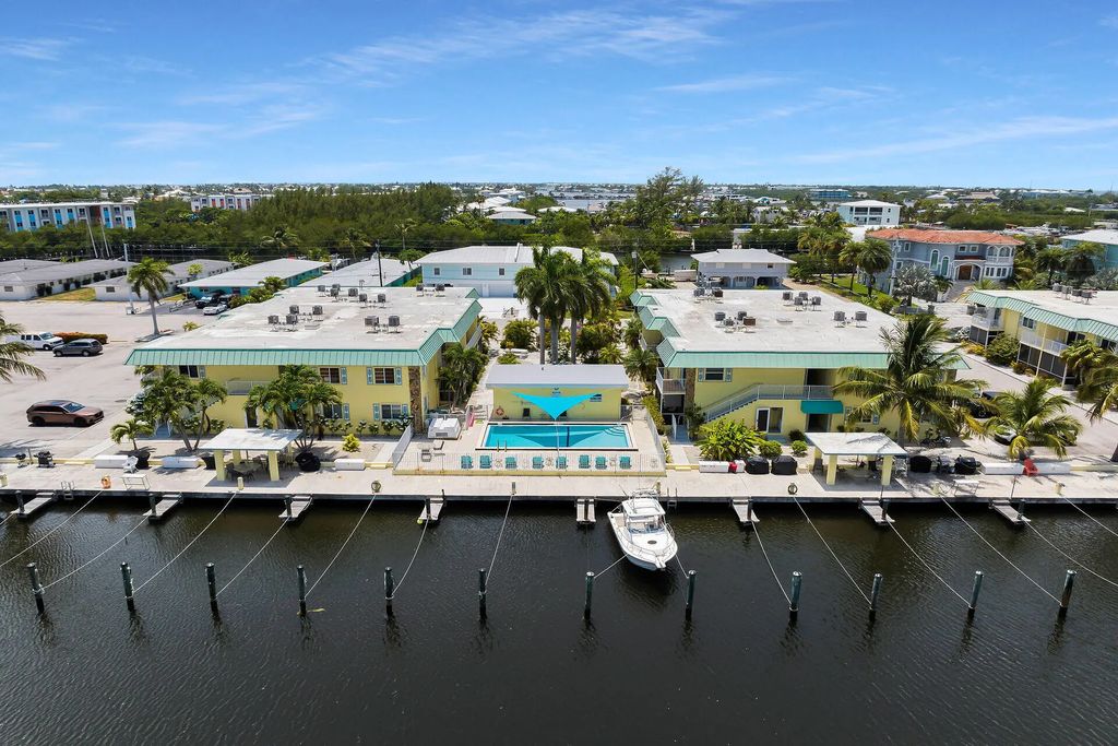 107 Avenue D Apt 208, Marathon