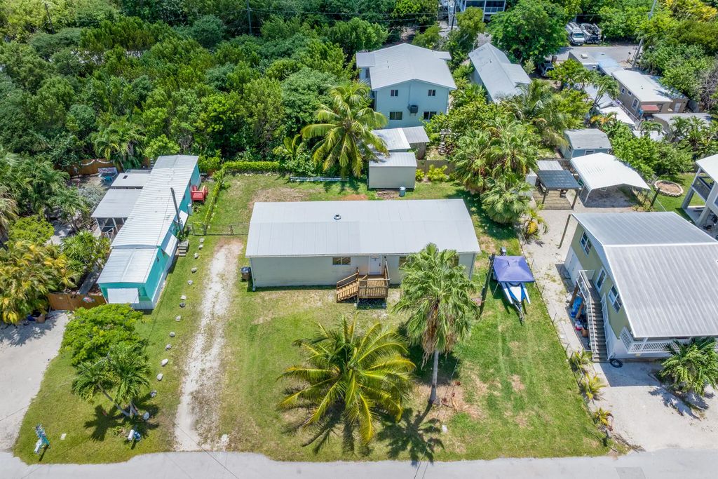 31368 Avenue E, Big Pine Key