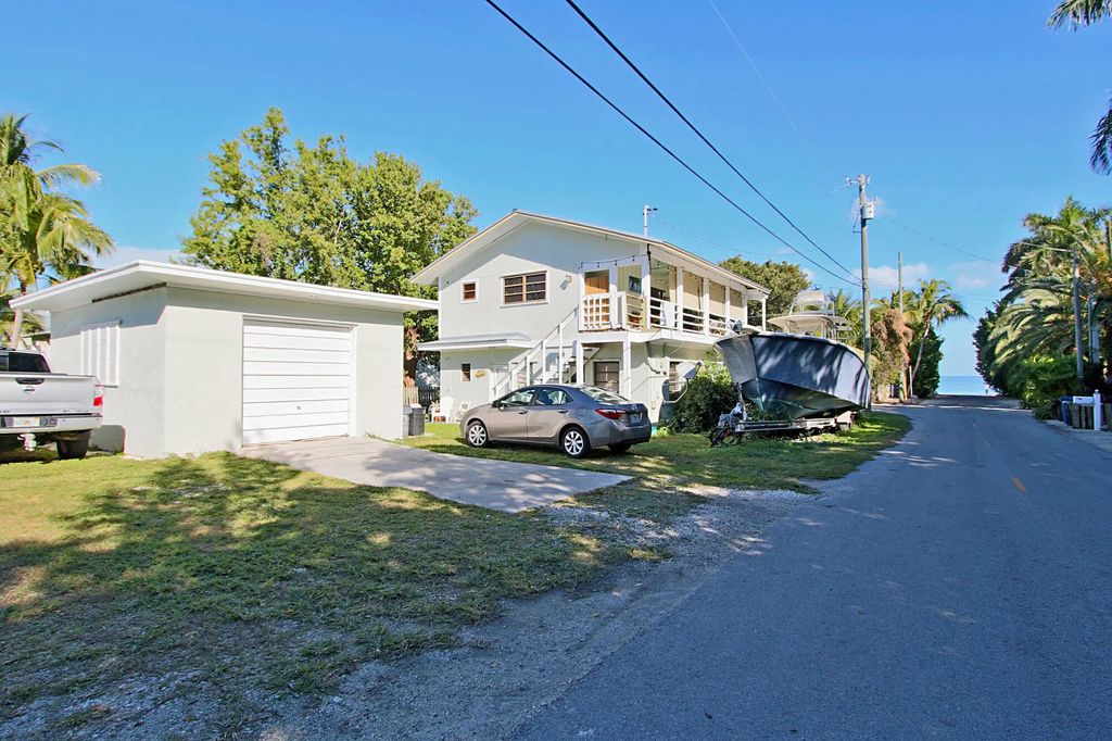 203 Tarpon Street, Key Largo