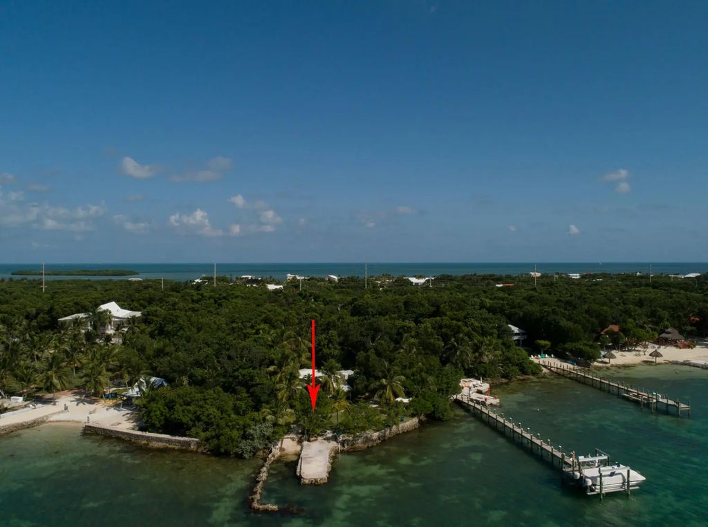 95480 & 90 Overseas Highway, Key Largo