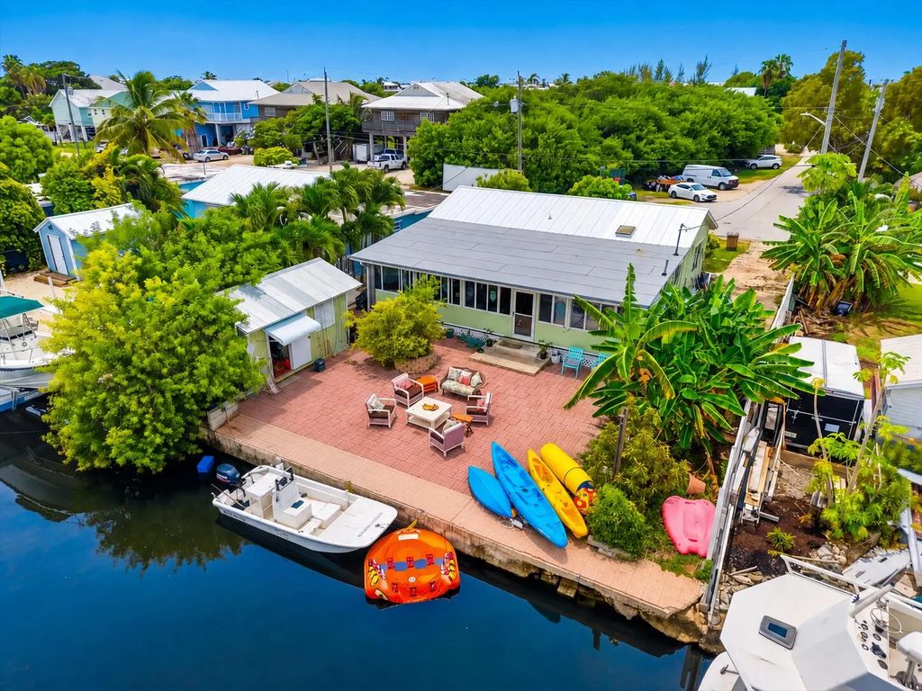 27 N Lake Drive, Summerland Key