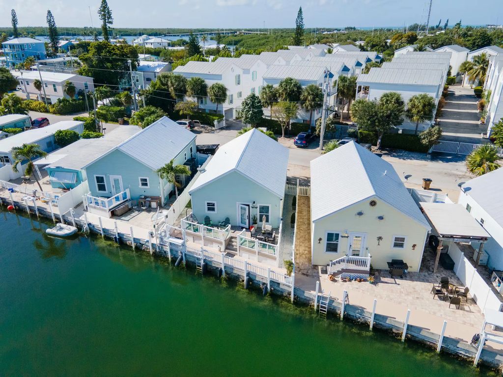 390 25th Street Ocean, Marathon
