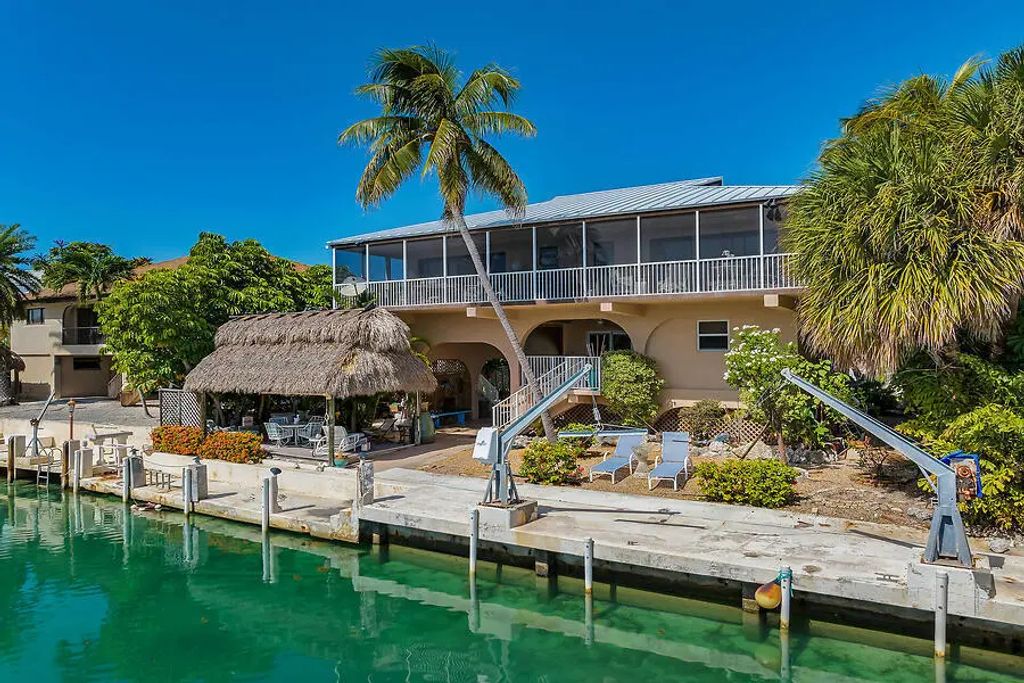 364 E Seaview Drive, Duck Key