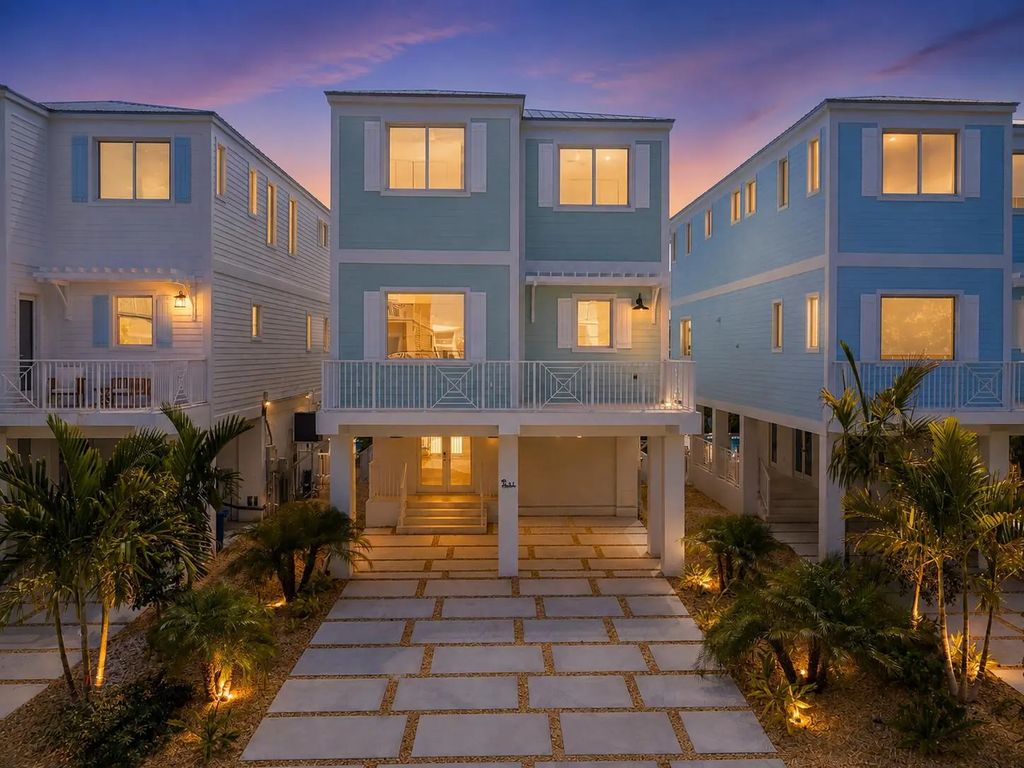 111 Avenue D 2, Marathon