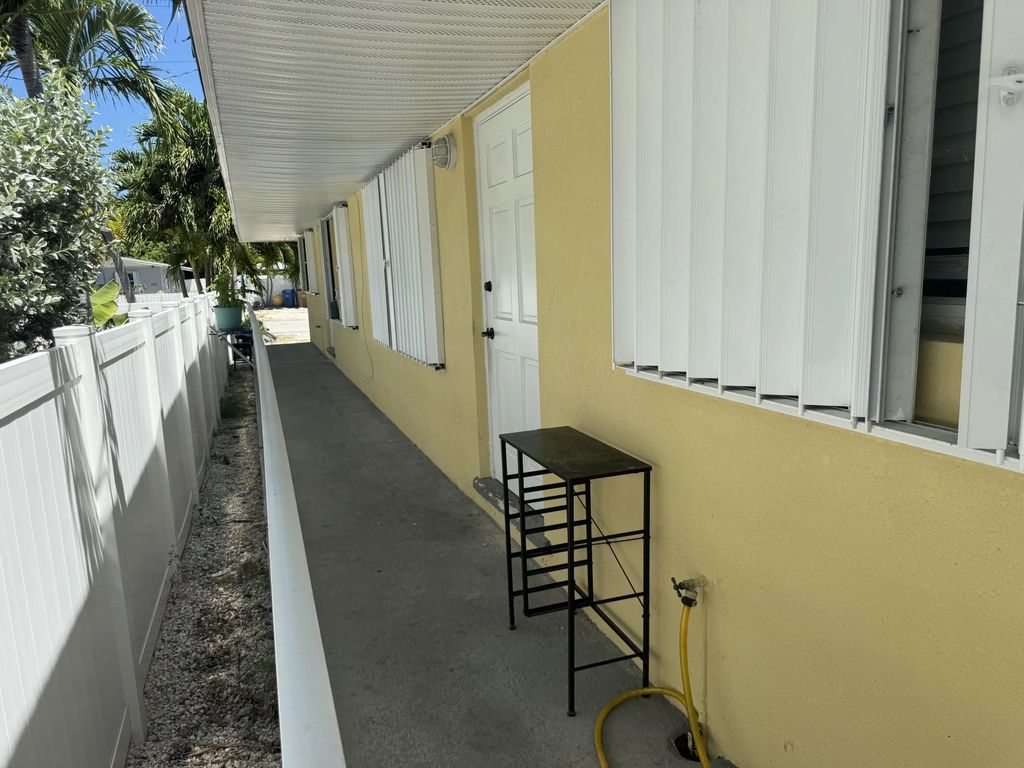 285 A 66th Street A & B, Marathon