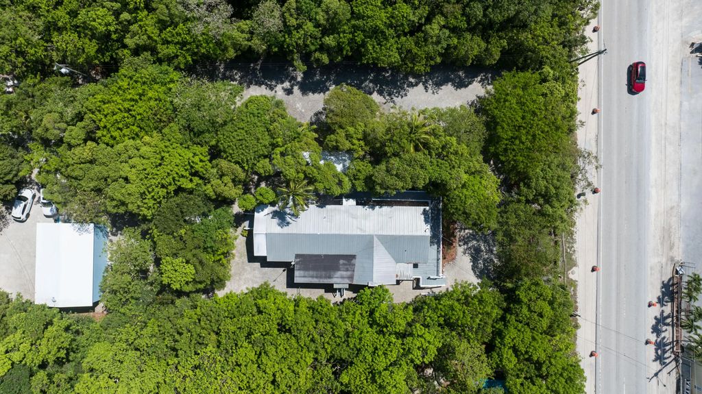 98251 Overseas Highway, Key Largo
