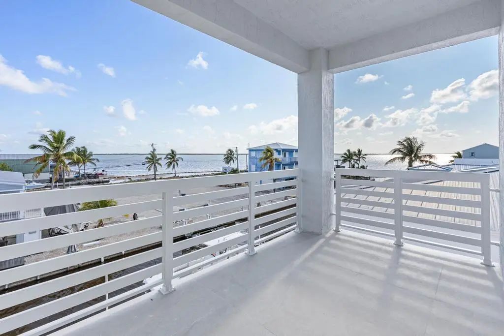 31569 Avenue D, Big Pine Key