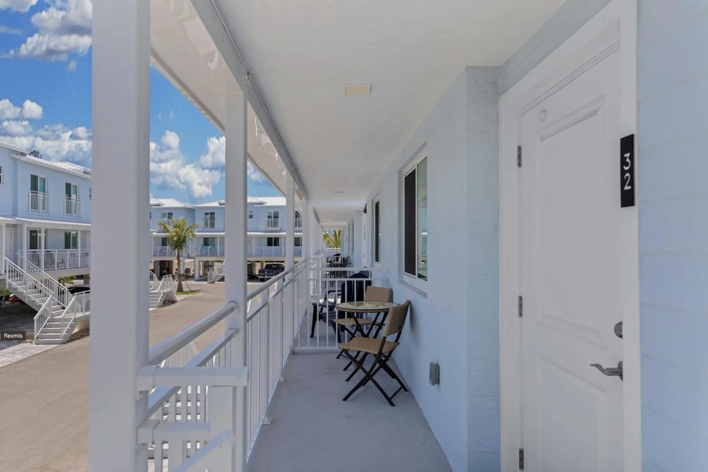 10877 Overseas Highway Apt 32, Marathon
