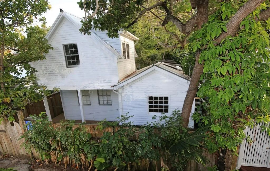 614 Roberts Lane, Key West