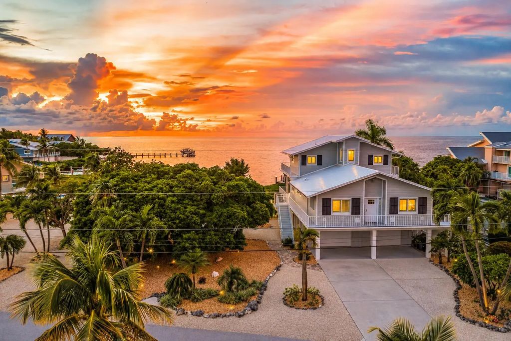 355 Stirrup Key Boulevard, Marathon