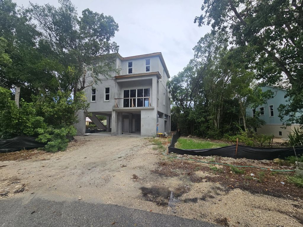 124 Peace Avenue, Key Largo