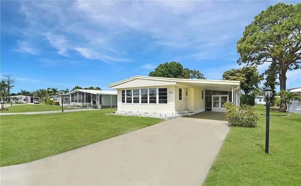 9306 Knight Road, Other