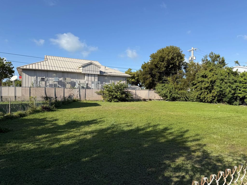 2 Dolphin Road, Big Coppitt