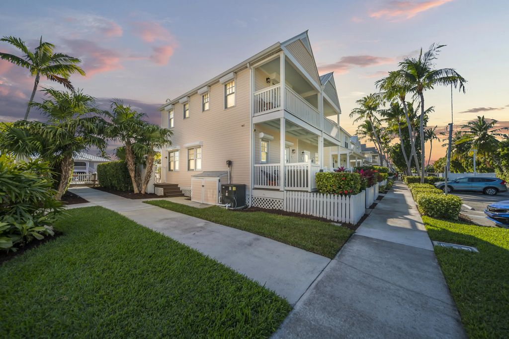 7026 Harbor Village Drive, Duck Key