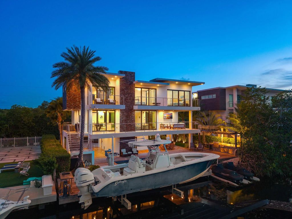 44 S Blackwater Lane, Key Largo
