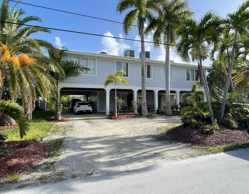 182 Venetian Way, Sugarloaf Key