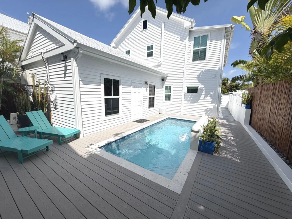 1116 Truman Avenue A, Key West