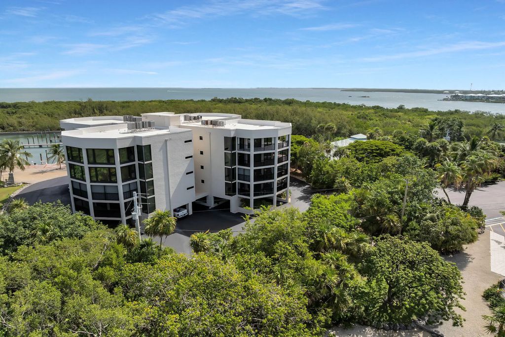 6203 Gulf Of Mexico Boulevard 203, Marathon