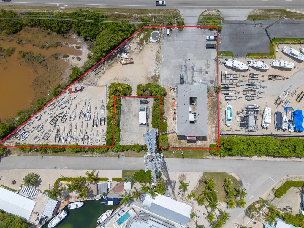 93351 Overseas Highway, Other