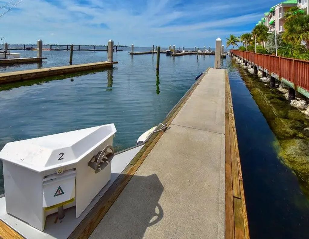5555 College Road Sailfish 2, Key West