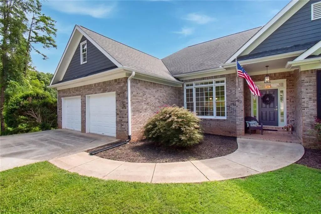 93 Overlook Circle, Dawsonville