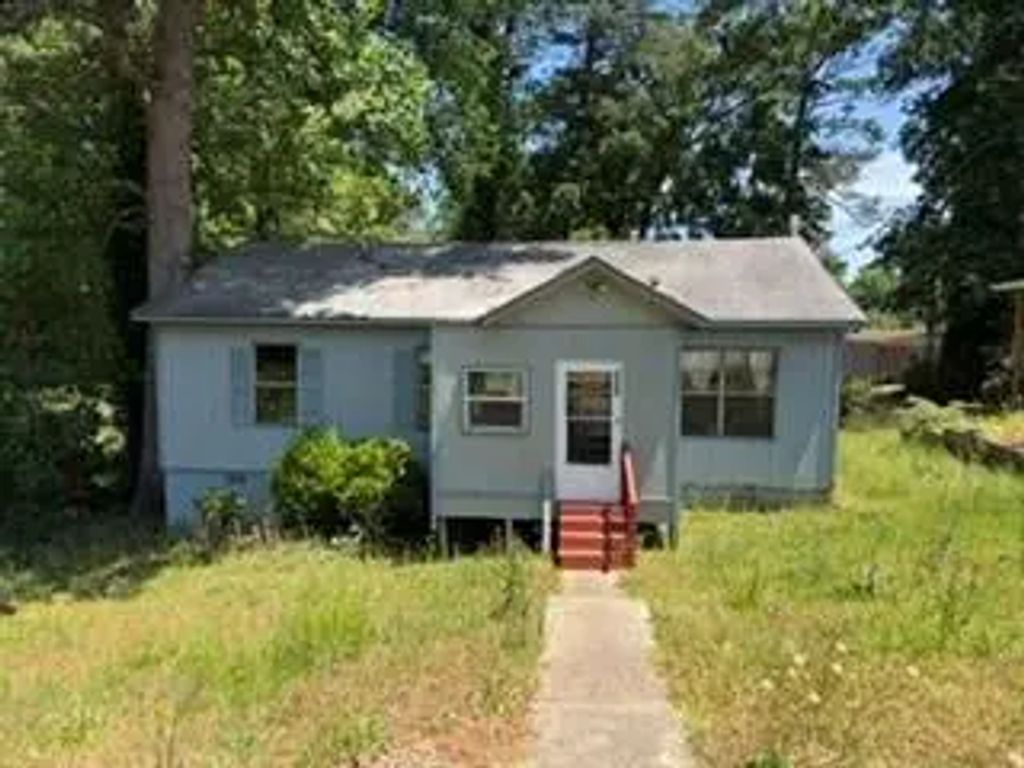 305 Creighton Avenue, Scottdale