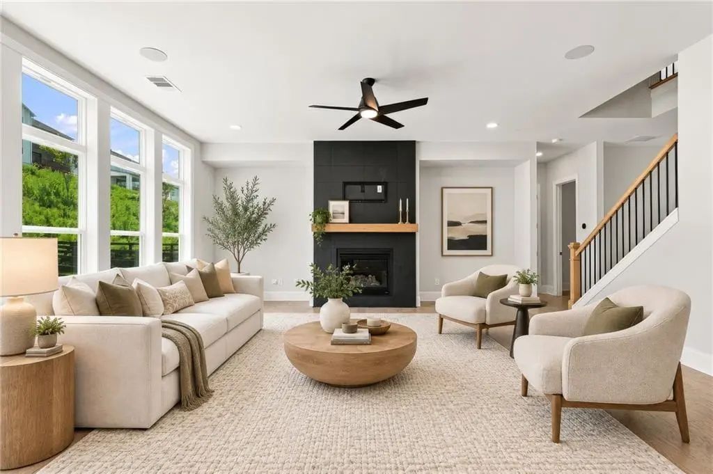 886 Keystone Drive, Woodstock