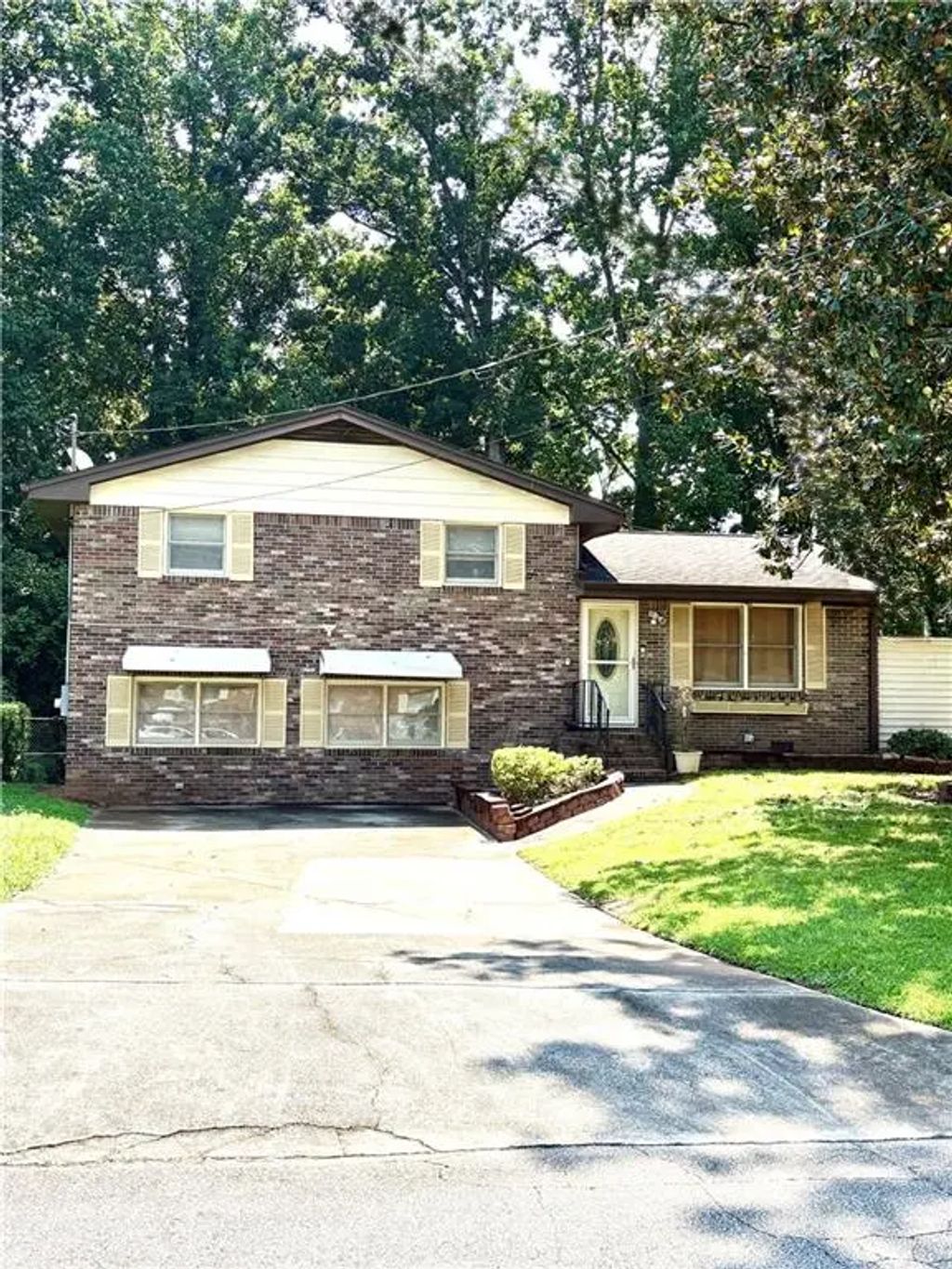 2480 Burton Circle, Morrow