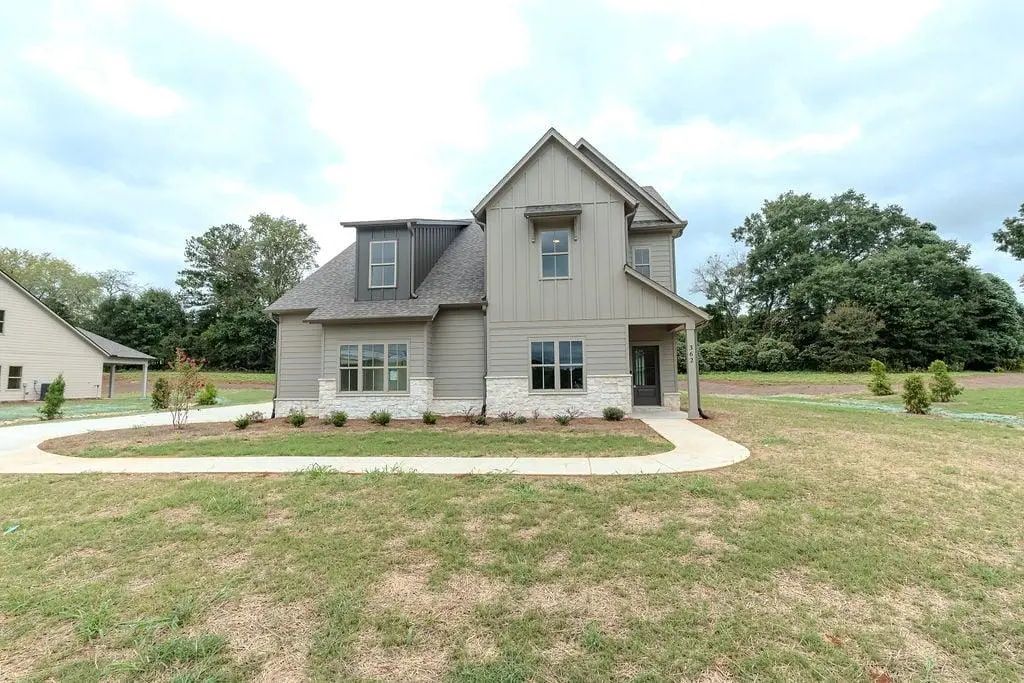 362 Races Road, Hoschton