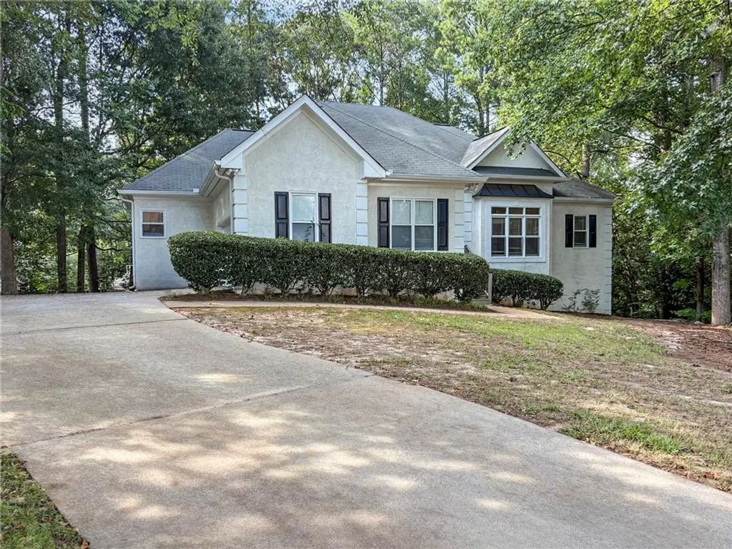 100 Wyngate Drive, Newnan