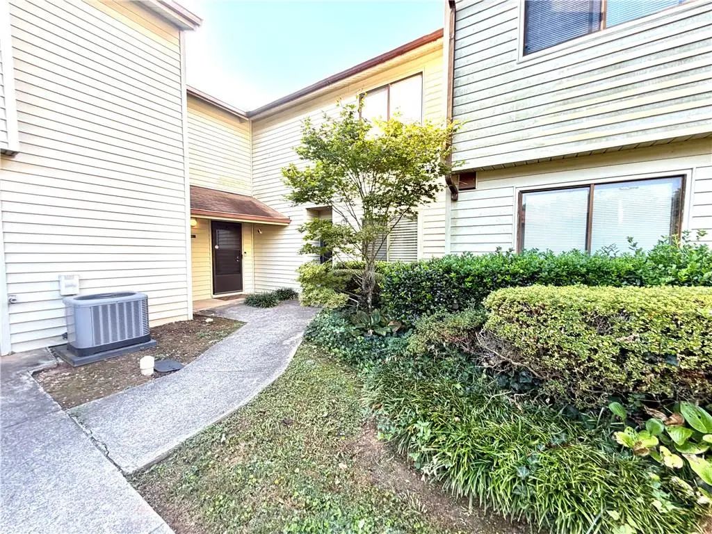 1014 Country Court, Lawrenceville