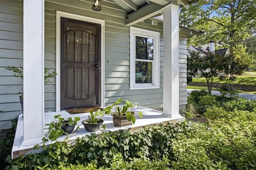 1945 Nw Baker Road, Atlanta