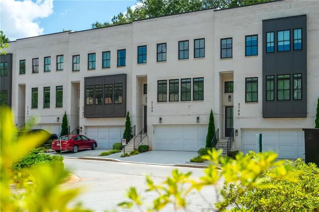 2145 Druid Fields Lane, Decatur