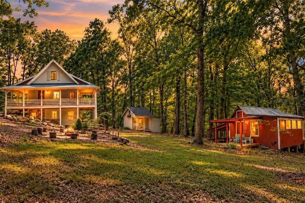 219 Raven Cliff Road, Talking Rock