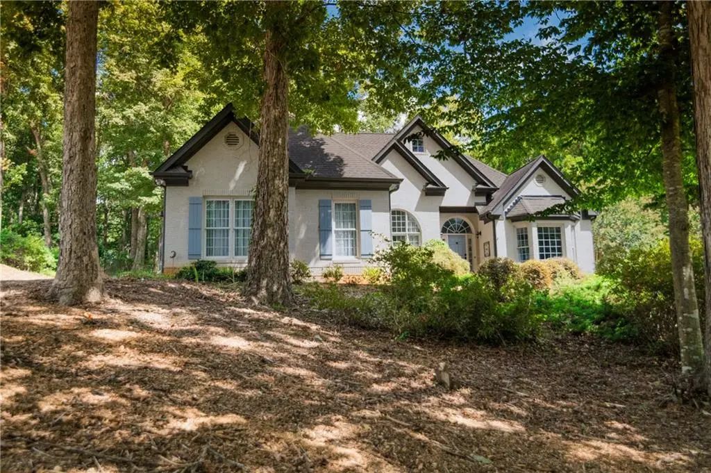 537 Old Collins Road, Hoschton