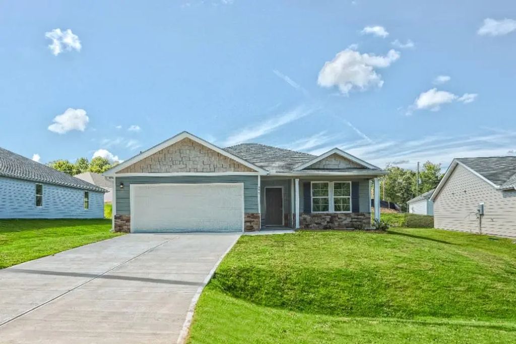 255 Woodlake Landing, Hartwell