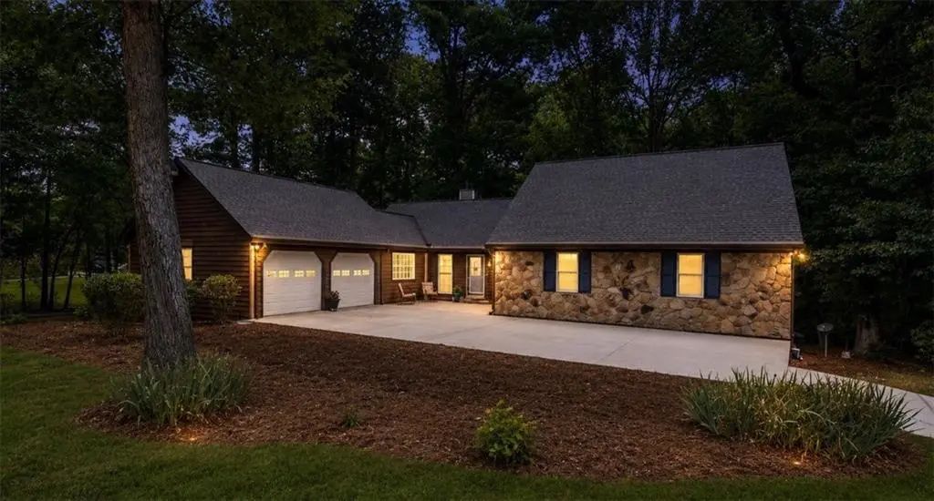 1677 Heritage Drive, Snellville