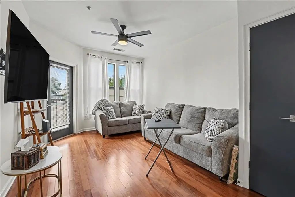 Unit 1220 - 898 Oak Street Sw, Atlanta